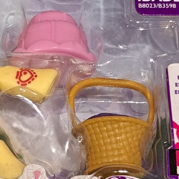 Fluttershy Picnic set NIB new in box my little pony G4 FIM - Picture 5 of 7